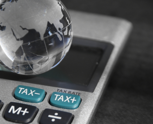 Diagram showing the impact of broadening the tax base on South Africa’s revenue and taxpayer distribution.